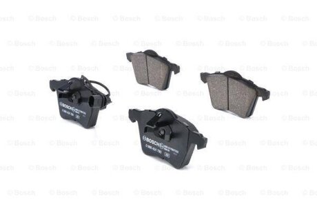 Комплект гальмівних колодок з 4 шт. дисків BOSCH 0986424780