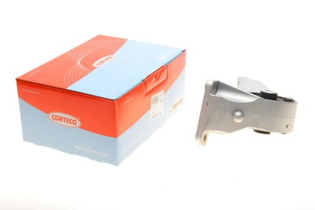 Кронштейн двигуна ззаду Vectra C,Signum 1.9CDTI 04- CORTECO 49368439