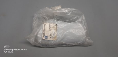 Крышка зеркала правого GM 90546042