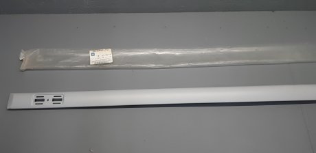 Молдинг передней двери GM 9118574