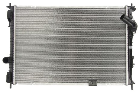 Радіатор охолодження двигуна NISSENS 68733